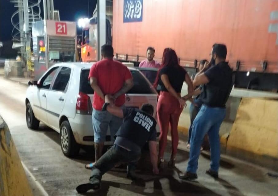 Casal foi preso no pedágio de Goianápolis na BR-153. (Foto: Divulgação/GIH)