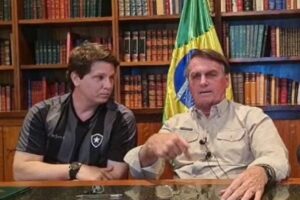 "Tem maluco em todo lugar", diz Bolsonaro sobre aplausos para Lula na Europa