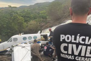 Vítimas de avião de Marília Mendonça tinham politraumatismos, diz legista