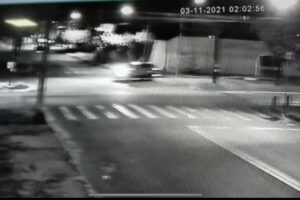 Acidente ocorreu no cruzamento da Avenida Presidente Kennedy com a Avenida Nair Xavier Correia. (Foto: Captura)