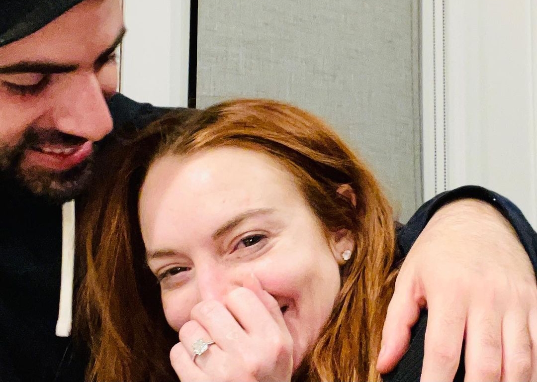 Lindsay Lohan mostra anel de noivado no Instagram