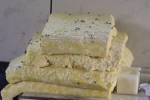 Polícia apreende 370 kg de queijo impróprio para consumo em São Francisco de Goiás