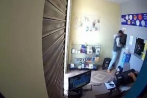 Câmera de segurança flagra assalto a correspondente bancário na Paraíba