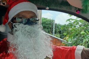 Motorista de aplicativo se destaca por decoração de natal no carro Foto: Arquivo pessoal
