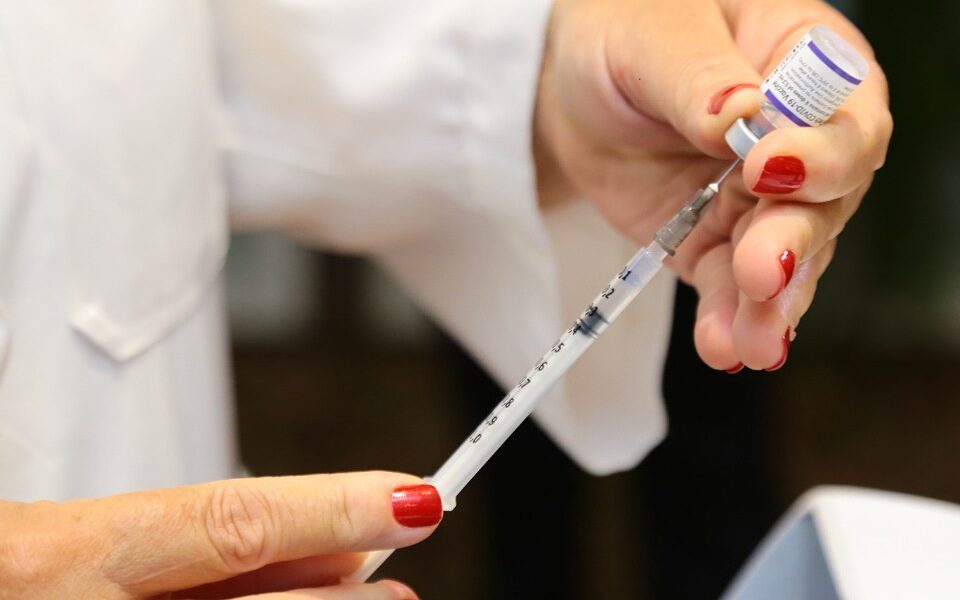 Aparecida de Goiânia antecipa dose de reforço de vacina contra Covid-19 para quatro meses