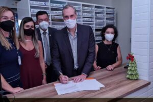 Prefeitura de Goiânia fecha parceria com UFG para permanência de salas de vacina