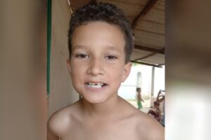 Uma criança, de 9 anos, comoveu a internet após pedir ao Papai Noel dinheiro para arrumar os dentes, em Vianópolis. (Foto: reprodução)