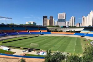 Estádio Serra Dourada deverá passar por reformas para poder receber partidas de futebol e público (Foto: Rosiron Rodrigues - Goiás EC)