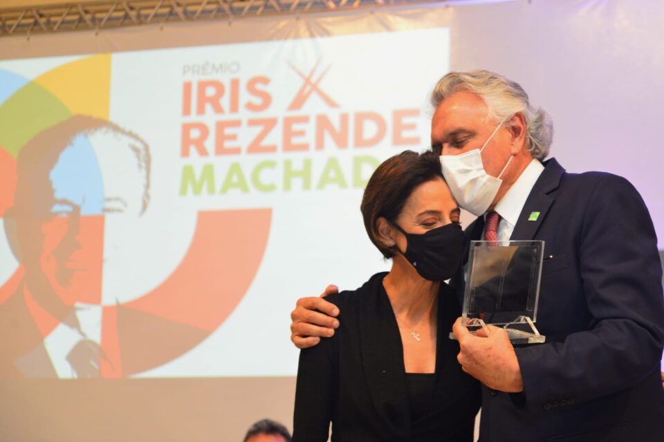 Filha de Iris participa de homenagem a Caiado organizada por prefeitos