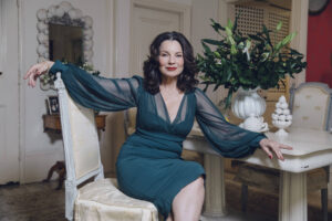 Fran Drescher, ex-The Nanny, volta em filme de Natal com temática gay