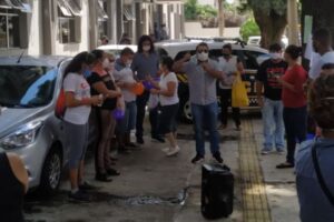 Professores de Goiânia fazem manifestação em cobrança das 'sobras do Fundeb'