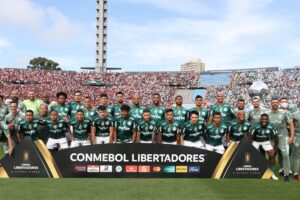 Jogadores do Palmeiras perfilados na Libertadores