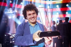 Cearense Giuliano Eriston vence edição 2021 do The Voice Brasil