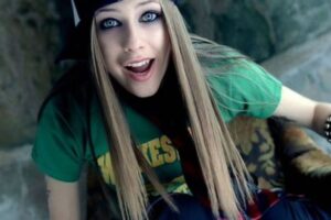 Avril Lavigne anuncia planos de transformar Sk8er Boi em filme