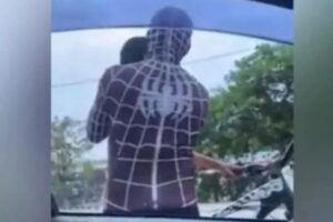 Homem-Aranha enforca e derruba garoto após sair de trem da alegria, em Minas Gerais