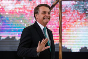 Após internação, Bolsonaro participa de evento beneficente de Marrone em Buriti Alegre