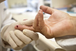 Cerca de 3 mil pacientes com HIV passam pelo HDT por mês