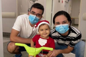 O pequeno Daniel Guimarães, de 2 anos, conseguiu doadores de medula óssea para um transplante