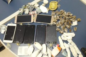 Agente apreende drogas e celulares escondidos em bebedouro de presídio em Niquelândia