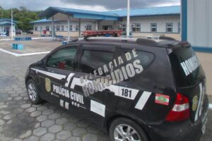 Homem é preso suspeito de matar duas pessoas em situação de rua, em Florianópolis