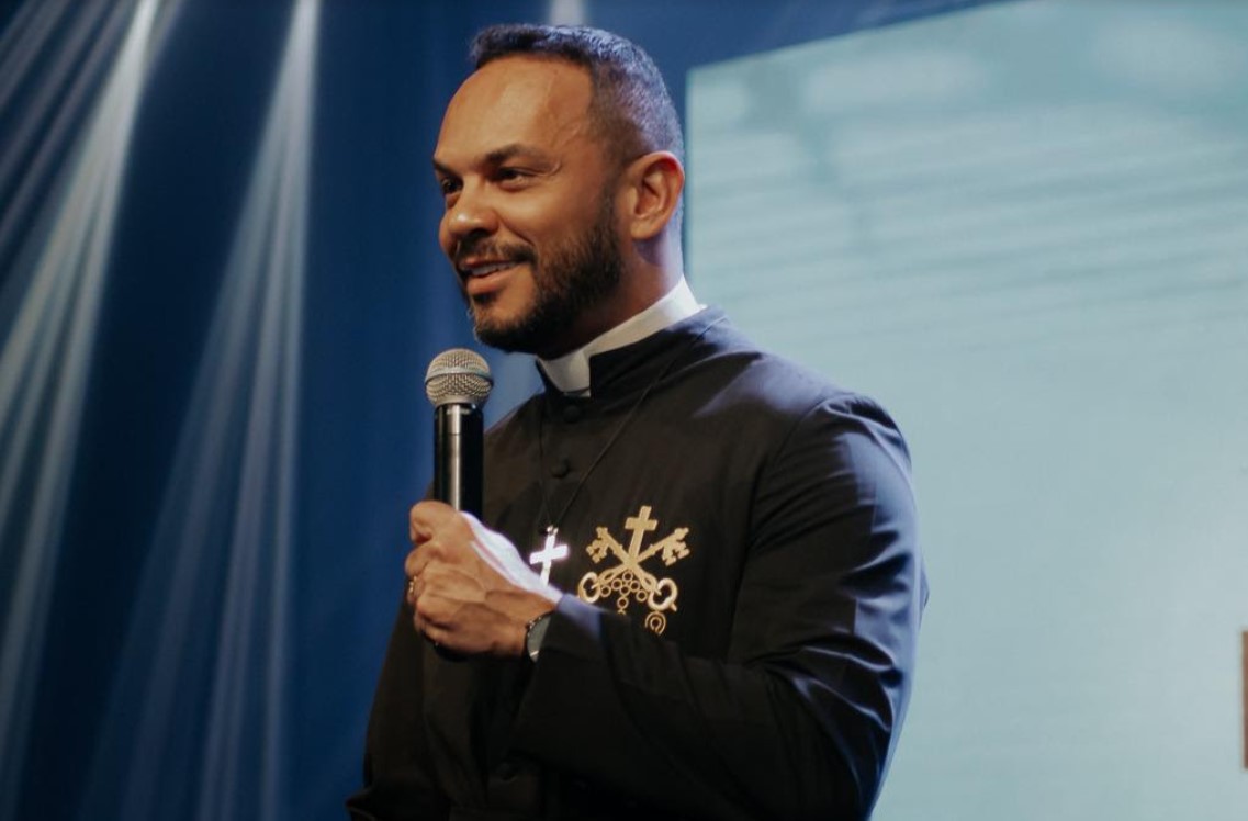 Padre Marcos em Goiânia: religioso apresenta espetáculo 'Pedaços de Mim'