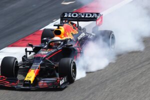 Carro da Red Bull durante corrida da Fórmula 1