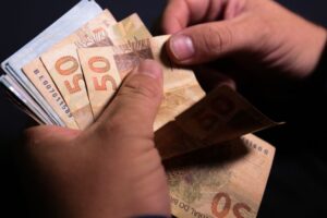 Saques em poupança superam depósitos em R$ 5,35 bi em fevereiro, diz BC - (Foto: Marcello Casal Jr/Agência Brasil)
