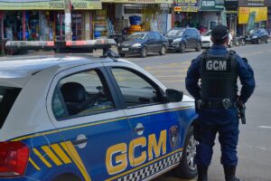 Goiânia: prestes a "ganhar" fuzis, GCM não faz parte da segurança pública, diz especialista