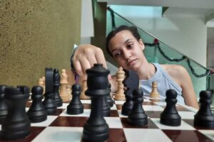"Gambito da Rainha de Goiás": aos 14 anos, campeã goiana de xadrez competirá em campeonato feminino