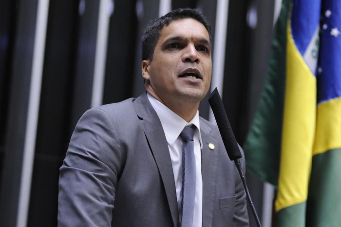 Cabo Daciolo desiste de candidatura e declara voto em Ciro Gomes