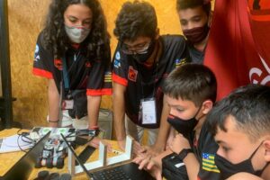 Estudantes de Goiânia vencem torneio de robótica e vão representar o Brasil em Dubai