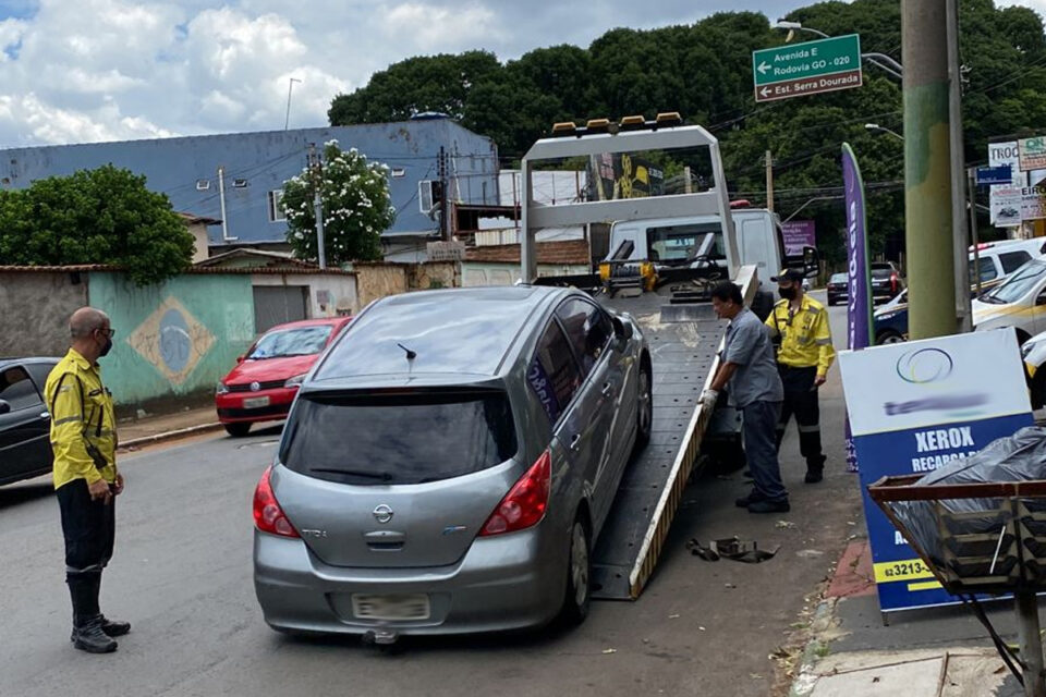 Servidor da Assembleia empurra e tenta fugir de agente de trânsito em Goiânia (Foto: Divulgação)