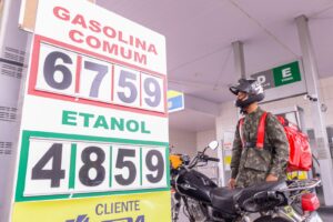 A redução de 10 centavos no preço da gasolina nas refinarias ainda não chegou aos consumidores em Goiás, até o final da manhã desta quarta-feira. (Foto: Jucimar de Sousa/Mais Goiás)