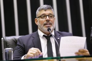 Alexandre Frota é processado em R$ 100 mil por comparar garçom a Bolsonaro (Foto: Reprodução - Agência Câmara)