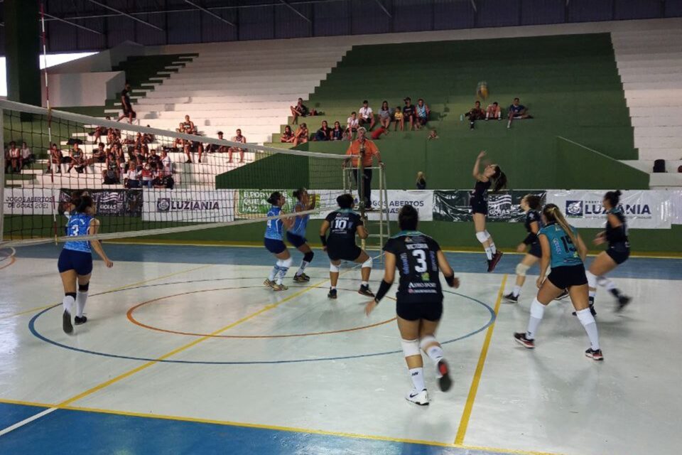 Jogo de vôlei feminino dos Jogos Abertos de Goiás