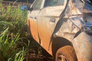 Homem fica ferido após capotar carro na zona rural de Niquelândia