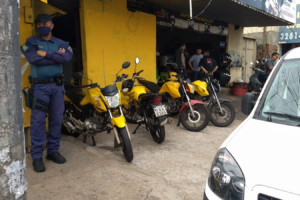 Quatro motos são apreendidas durante fiscalização em moto táxis de Goiânia