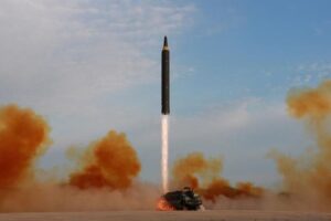 Coreia do Norte dispara mais dois mísseis para o mar (Foto: reprodução - Agência Brasil)