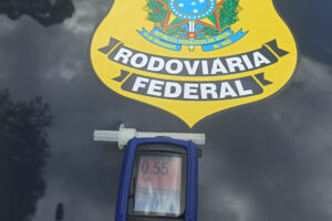 PRF impede fuga de motorista embriagado na BR-080, em Brazlândia