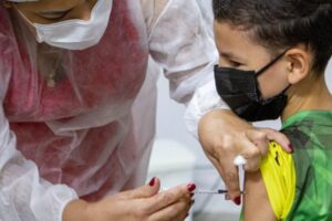 Rogério Cruz anuncia 42 pontos de vacinação contra Covid para sábado