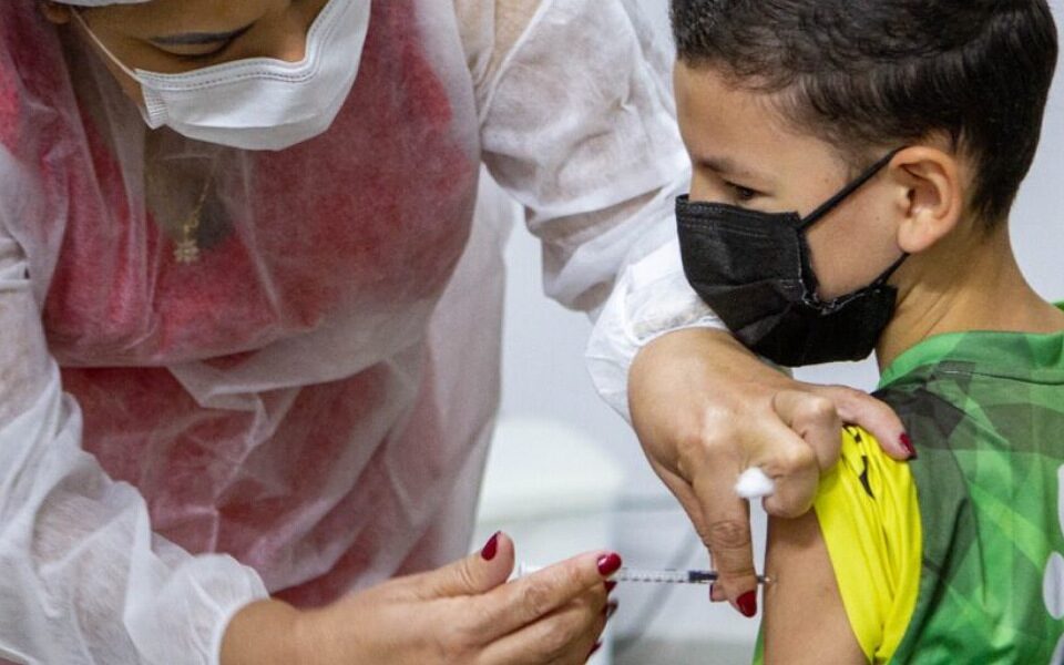 Rogério Cruz anuncia 42 pontos de vacinação contra Covid para sábado