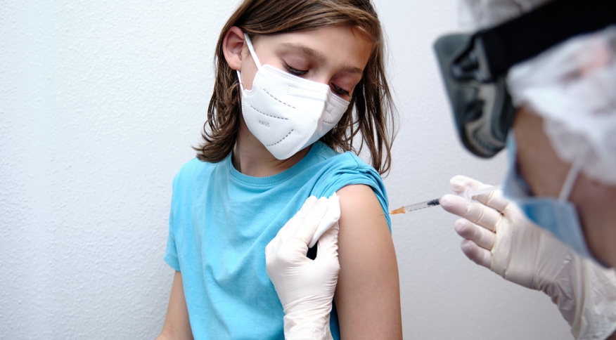Local de imunização das crianças será a UniEvangélica. (Foto: Roberto Jimenez Mejias - Getty Images)