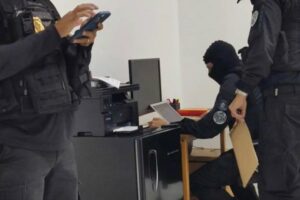 Executivo é preso por armazenar pornografia infantil em Goiânia (Foto: Polícia Civil)