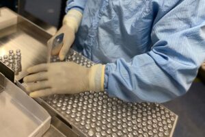 Primeiro lote de vacina 100% brasileira será entregue em fevereiro