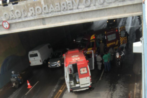 Motociclista morre após ser atingido por carro e cair de viaduto em Aparecida de Goiânia