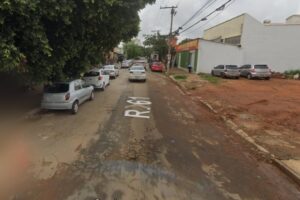 Um trecho da Rua 61, no Centro de Goiânia, foi interditado para a realização de obras do BRT Norte-Sul, nesta quinta-feira (20). (Foto: reprodução/Google Street View)