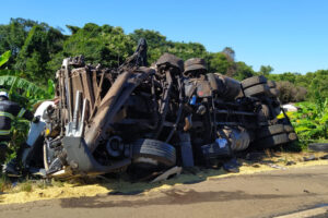 Cinco pessoas morreram em acidentes nas BRs de Goiás neste fim de semana