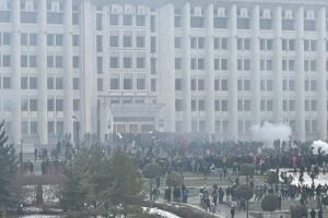 Presidente do Cazaquistão manda 'atirar para matar' manifestantes