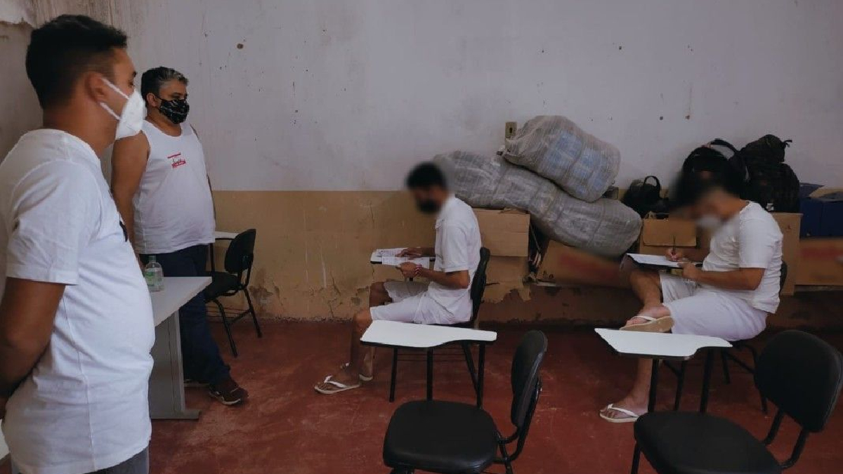 108 detentos são aprovados em prova de conclusão dos estudos em Goiás
