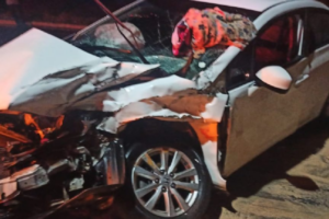Colisão entre carreta e carro deixa seis feridos na GO-139 em Caldas Novas